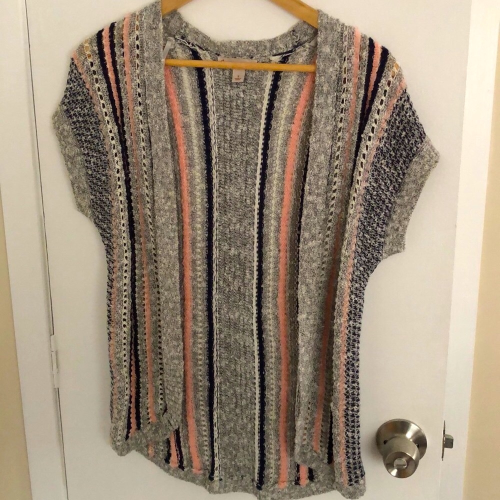 Shortsleeve knit cardigan
